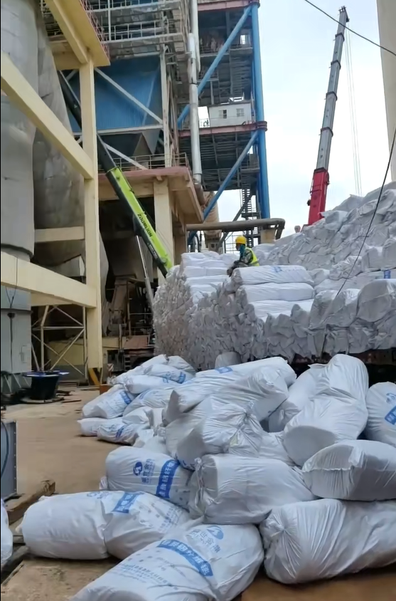 整車陶瓷纖維毯到達電廠施工現場 